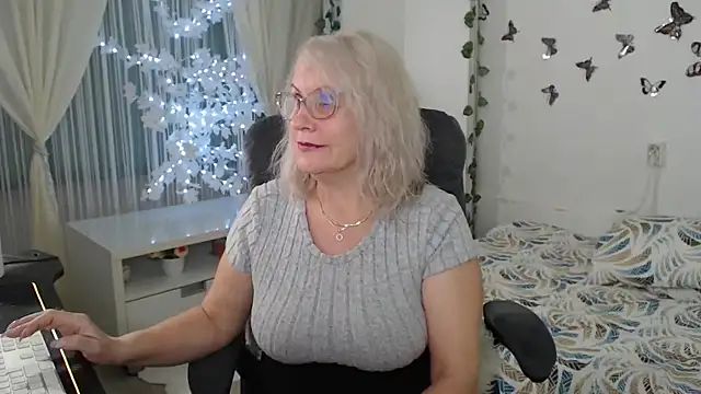 Ghertrude52 online show from March 2026 04:45:02 AM