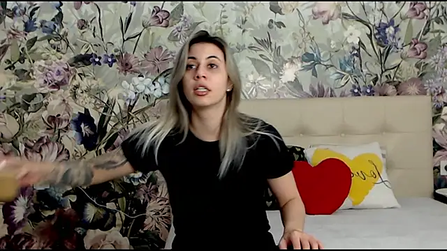 RoseDiamond06 online show from February 2025 12:37:02 PM