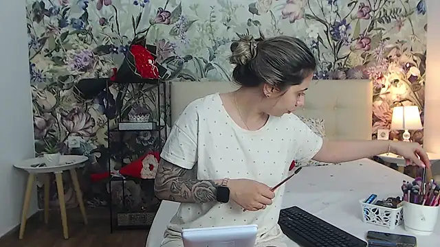 RoseDiamond06 online show from July 2026 02:52:01 PM