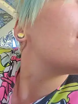 Snapshot of PinkTheHawk chatting on January 2025 11:26:01 PM PinkTheHawk online show from January 2025 11:26:01 PM