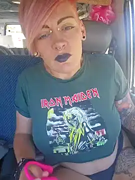 Snapshot of PinkTheHawk chatting on January 2025 11:27:01 PM PinkTheHawk online show from January 2025 11:27:01 PM