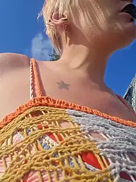 Snapshot of PinkTheHawk chatting on February 2025 08:42:02 PM PinkTheHawk online show from February 2025 08:42:02 PM