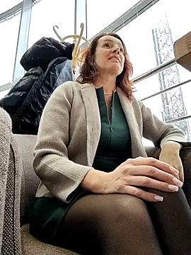 EvaXOAir online show from December 2025 06:43:02 AM