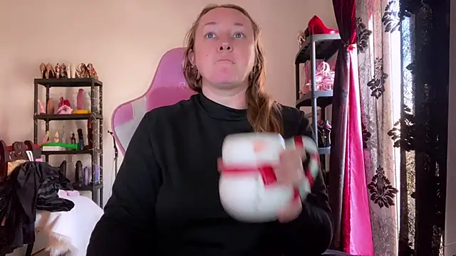 kisicaxx online show from February 2026 02:13:01 PM