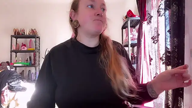 kisicaxx online show from February 2026 08:10:02 AM