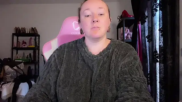 kisicaxx online show from March 2026 04:47:02 PM