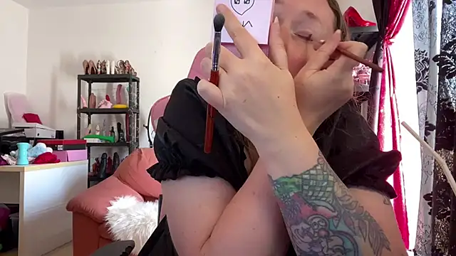 kisicaxx online show from April 2026 09:45:01 AM