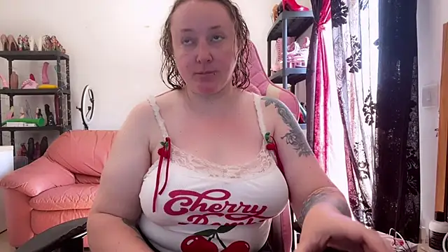 Snapshot of kisicaxx chatting on June 2026 08:05:02 AM kisicaxx online show from June 2026 08:05:02 AM