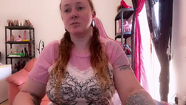 Snapshot of kisicaxx chatting on June 2026 08:31:02 AM kisicaxx online show from June 2026 08:31:02 AM