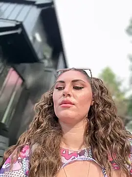 lovely beast online show from February 2026 10:52:01 PM