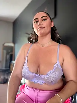 lovely beast online show from April 2026 04:46:02 PM