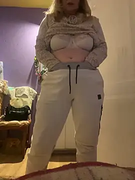 Snapshot of Irina2909@xh chatting on February 2026 05:28:01 PM Irina2909xh online show from February 2026 05:28:01 PM