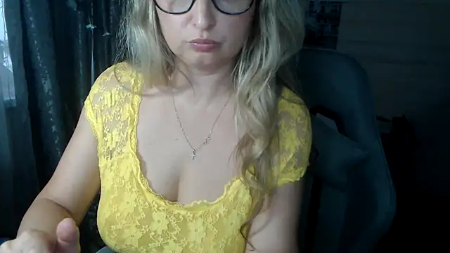 Snapshot of RubiLakros chatting on October 2025 01:22:02 PM RubiLakros online show from October 2025 01:22:02 PM