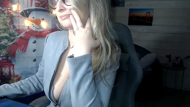 Snapshot of RubiLakros chatting on December 2025 09:20:01 PM RubiLakros online show from December 2025 09:20:01 PM