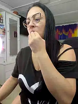 Ameliarizo online show from February 2026 11:01:01 PM