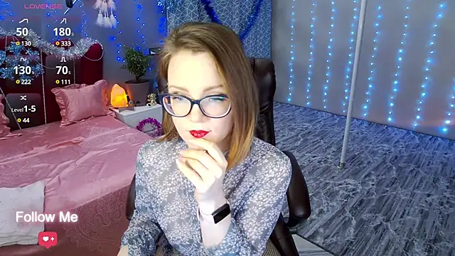 Snapshot of AngelaWhiti chatting on December 2024 03:30:02 PM AngelaWhiti online show from December 2024 03:30:02 PM