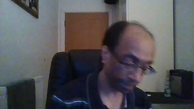 Snapshot of rauncher1 chatting on February 2025 09:31:01 PM rauncher1 online show from February 2025 09:31:01 PM