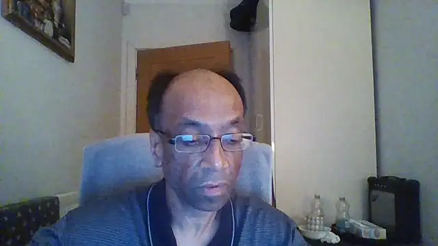 Snapshot of rauncher1 chatting on September 2025 11:42:02 PM rauncher1 online show from September 2025 11:42:02 PM