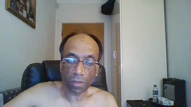 Snapshot of rauncher1 chatting on October 2025 09:40:01 AM rauncher1 online show from October 2025 09:40:01 AM