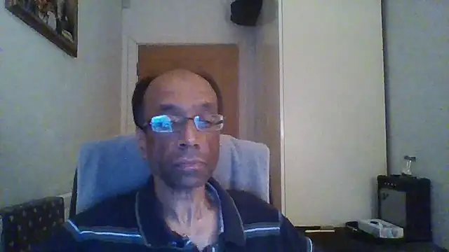 Snapshot of rauncher1 chatting on November 2025 09:24:02 PM rauncher1 online show from November 2025 09:24:02 PM