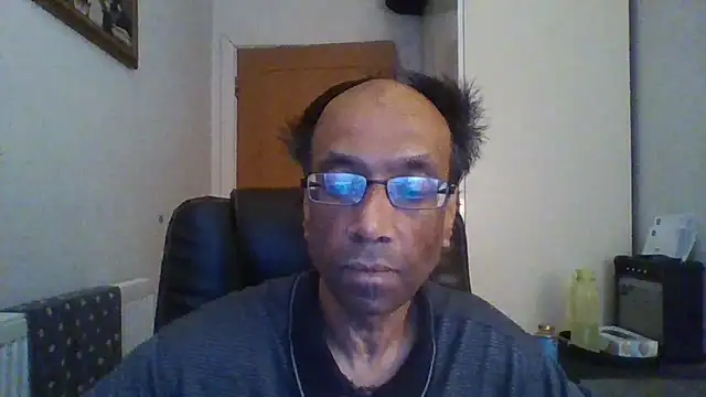 Snapshot of rauncher1 chatting on November 2025 09:00:02 AM rauncher1 online show from November 2025 09:00:02 AM