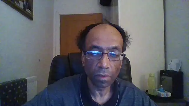 Snapshot of rauncher1 chatting on December 2025 09:25:01 AM rauncher1 online show from December 2025 09:25:01 AM