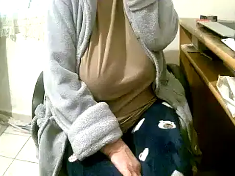 Snapshot of douceur63 chatting on February 2025 11:31:01 AM douceur63 online show from February 2025 11:31:01 AM