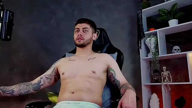 Snapshot of alessandro_duty chatting on October 2025 01:19:02 AM alessandro duty online show from October 2025 01:19:02 AM