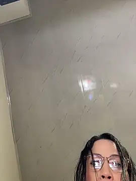 SQUIRTINGQUEEN11 online show from April 2026 03:01:02 AM