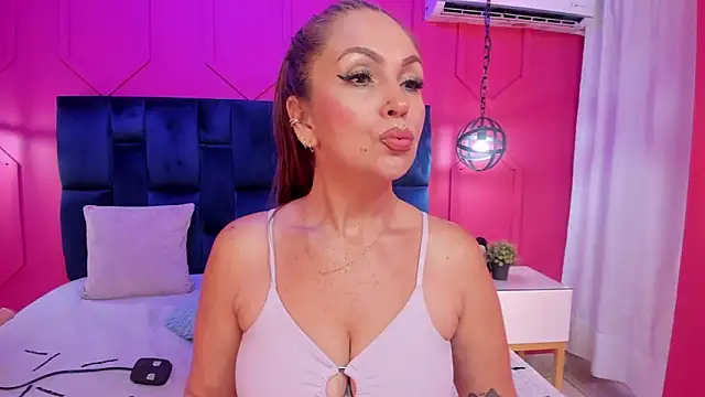 chantall1375 online show from October 2025 12:16:01 PM