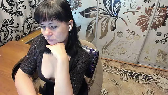 Snapshot of EVILENSA chatting on January 2025 07:25:02 AM EVILENSA online show from January 2025 07:25:02 AM