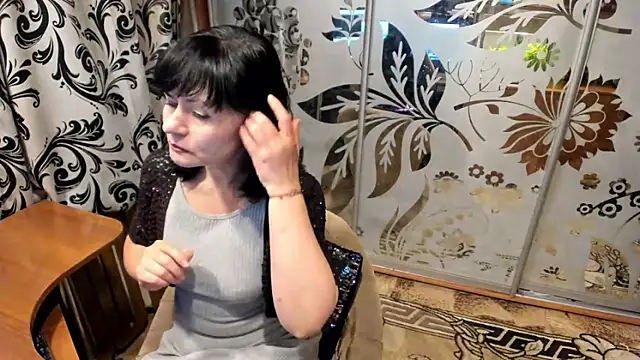 Snapshot of EVILENSA chatting on December 2025 01:29:01 PM EVILENSA online show from December 2025 01:29:01 PM