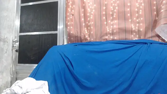 Venusluxodomme online show from April 2026 02:14:01 AM