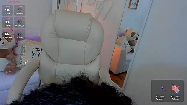 zobe love online show from March 2025 04:54:02 PM