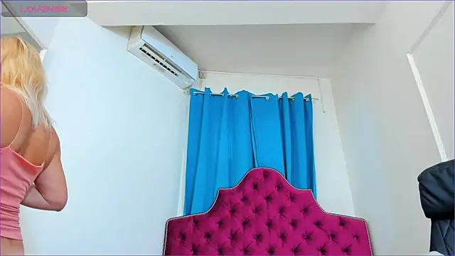 Snapshot of ninnadee chatting on July 2026 04:51:02 AM ninnadee online show from July 2026 04:51:02 AM