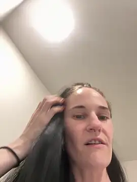 lolabunny9 online show from October 2025 05:23:02 PM