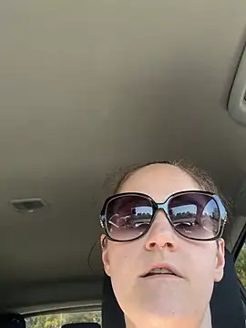 lolabunny9 online show from February 2026 07:06:02 PM