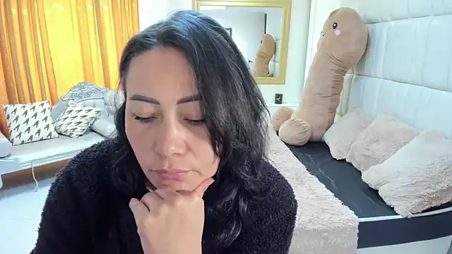 Snapshot of gaby_trent chatting on November 2025 03:01:02 PM gaby trent online show from November 2025 03:01:02 PM