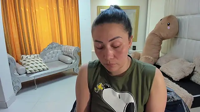 Snapshot of gaby_trent chatting on November 2025 02:54:01 PM gaby trent online show from November 2025 02:54:01 PM