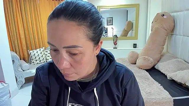 Snapshot of gaby_trent chatting on November 2025 02:50:01 PM gaby trent online show from November 2025 02:50:01 PM