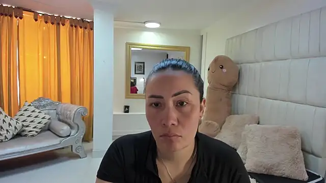 Snapshot of gaby_trent chatting on November 2025 01:13:01 PM gaby trent online show from November 2025 01:13:01 PM