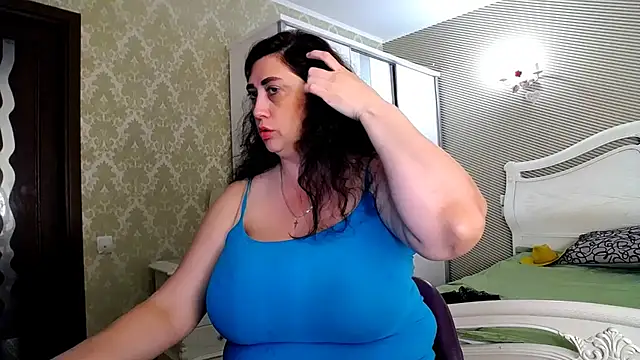 Evelyn Shy online show from July 2026 10:43:01 AM