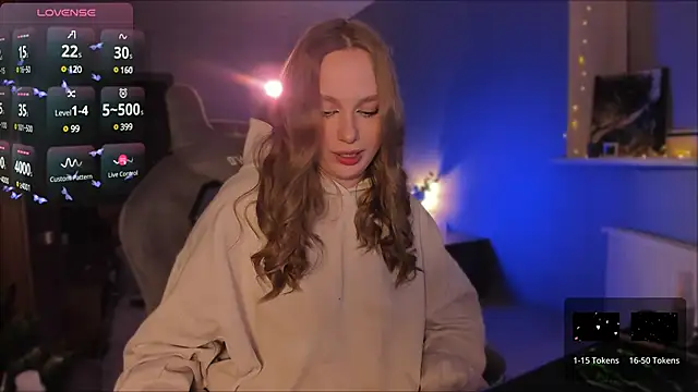 Snapshot of Rachel_Ro chatting on December 2024 08:18:01 PM Rachel Ro online show from December 2024 08:18:01 PM