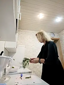 Mika Passion online show from November 2025 09:22:01 AM