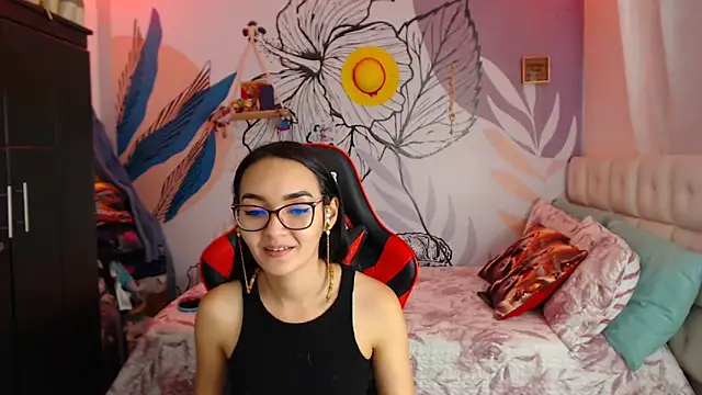 LinzyBaner online show from January 2025 01:00:02 AM