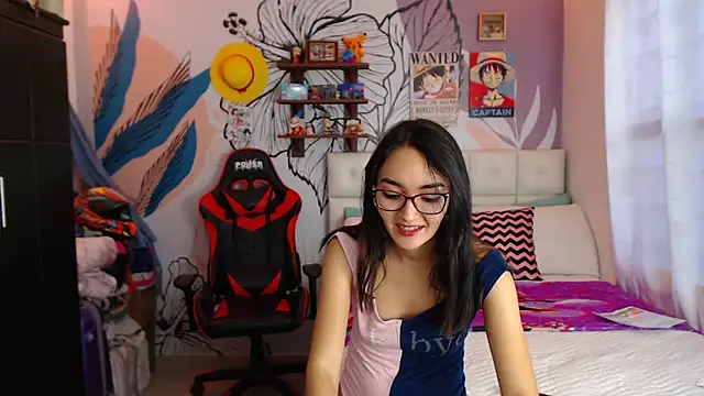 LinzyBaner online show from February 2025 10:53:02 PM