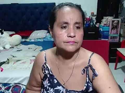 Snapshot of pervert_mommy_ chatting on January 2025 10:17:01 AM pervert mommy online show from January 2025 10:17:01 AM