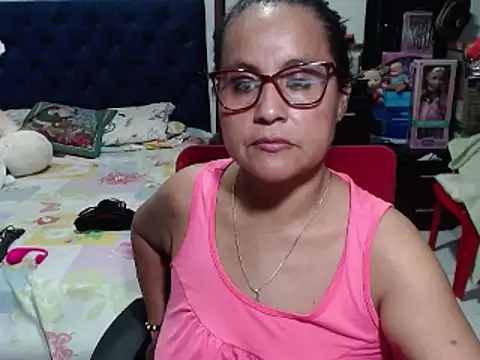 Snapshot of pervert_mommy_ chatting on February 2025 03:47:01 PM pervert mommy online show from February 2025 03:47:01 PM