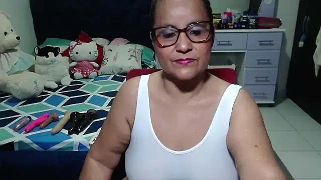 Snapshot of pervert_mommy_ chatting on October 2025 09:40:01 AM pervert mommy online show from October 2025 09:40:01 AM