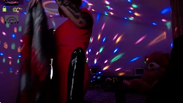 Snapshot of SonyaDevon chatting on March 2025 10:57:01 AM SonyaDevon online show from March 2025 10:57:01 AM